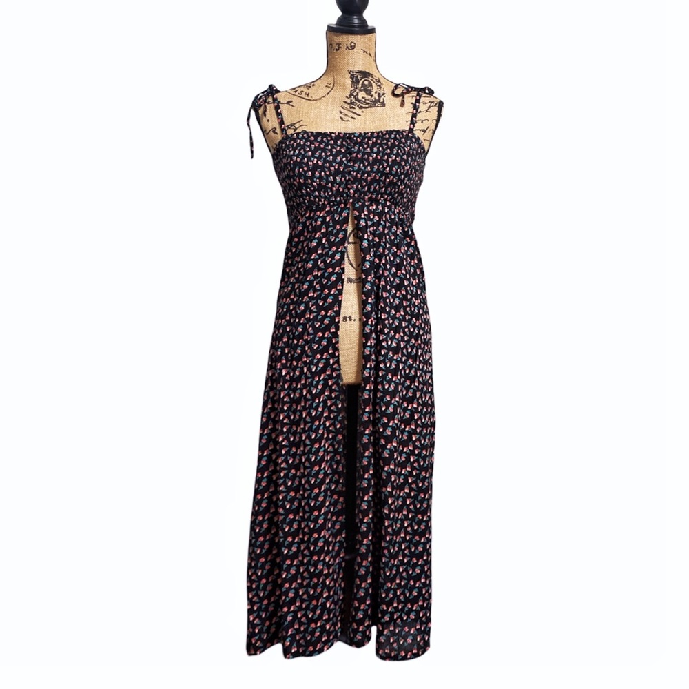 Kendall & Kylie Open Front Smocked Tunic Coverup in Ditsy Floral Black Medium